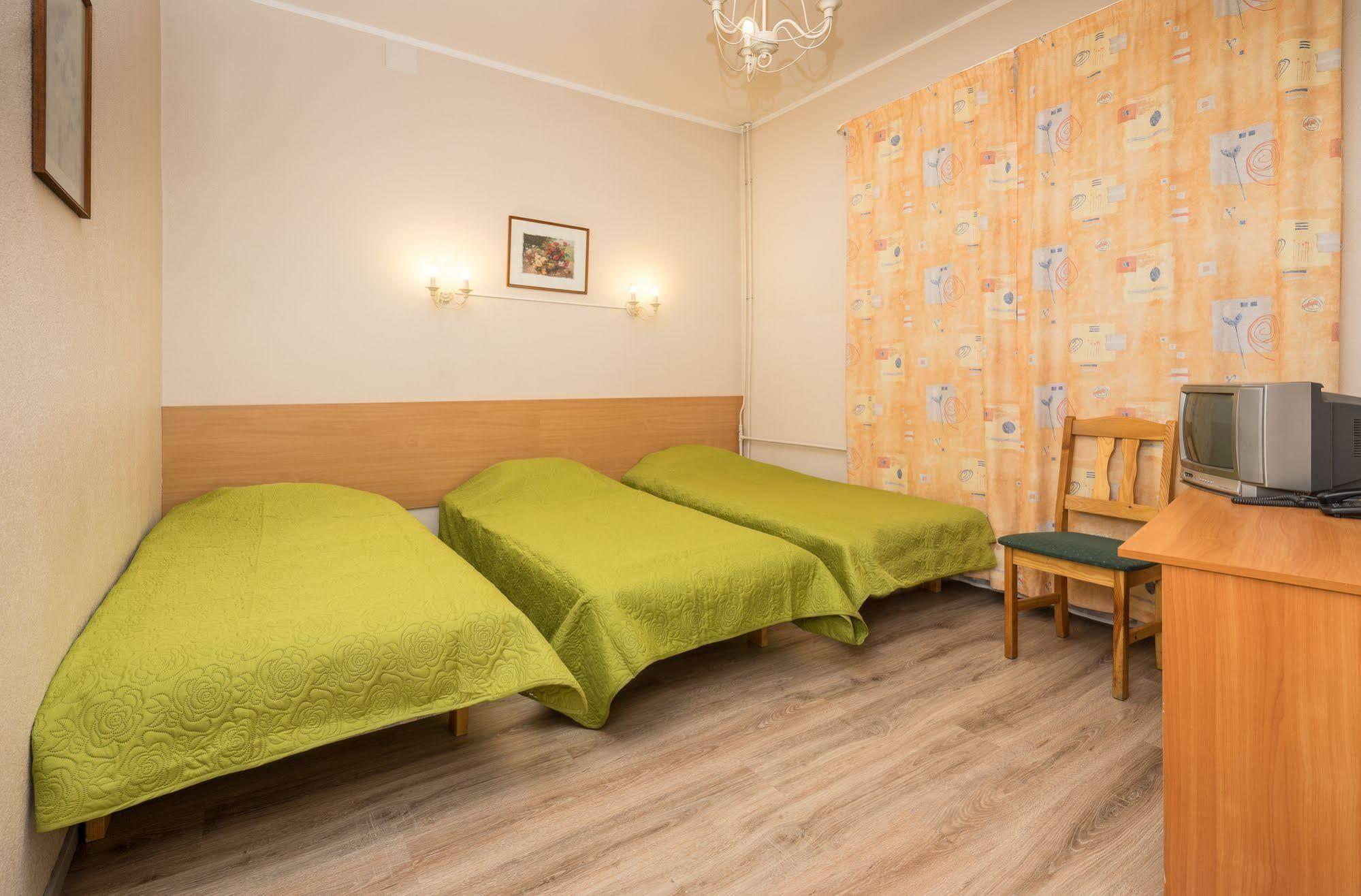 Lillekuela Hotel Таллин Экстерьер фото