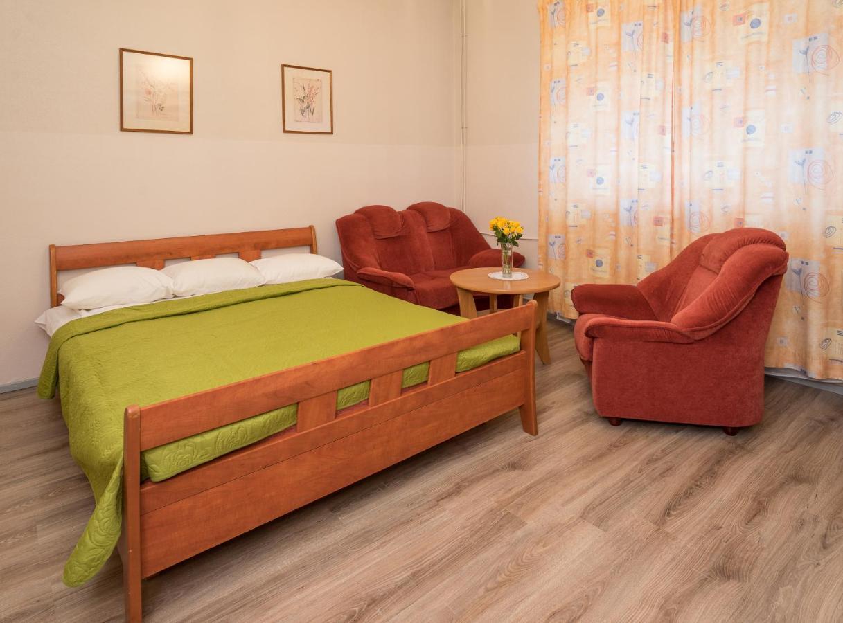 Lillekuela Hotel Таллин Экстерьер фото