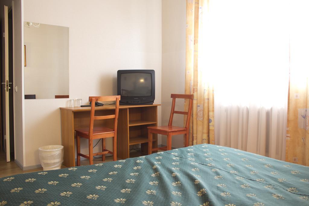 Lillekuela Hotel Таллин Экстерьер фото