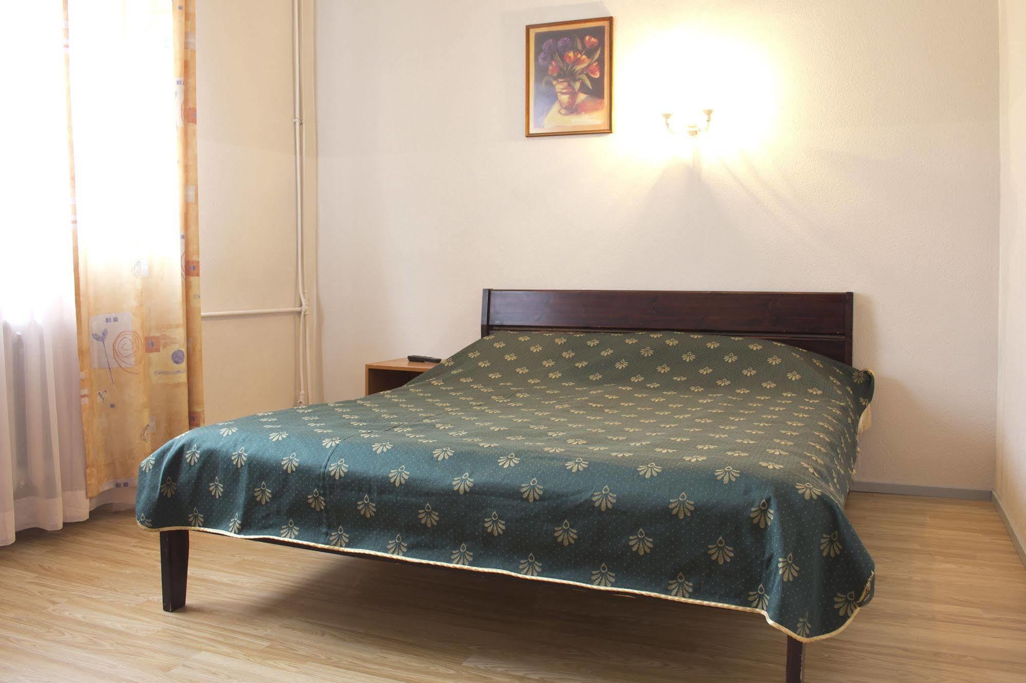 Lillekuela Hotel Таллин Экстерьер фото
